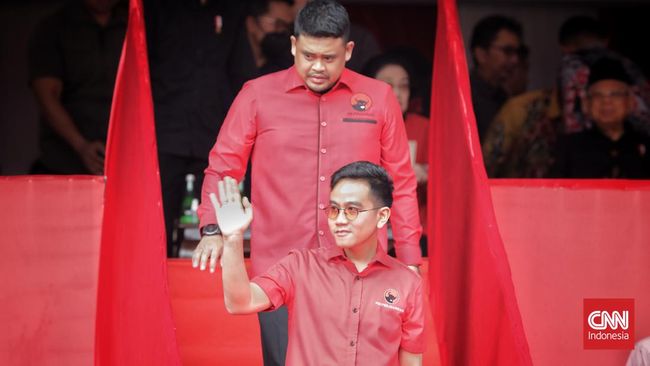 Gibran dikabarkan tengah mengurus dua surat keterangan catatan kepolisian (SKCK) sebagai calon wakil presiden (cawapres) di Pilpres 2024.